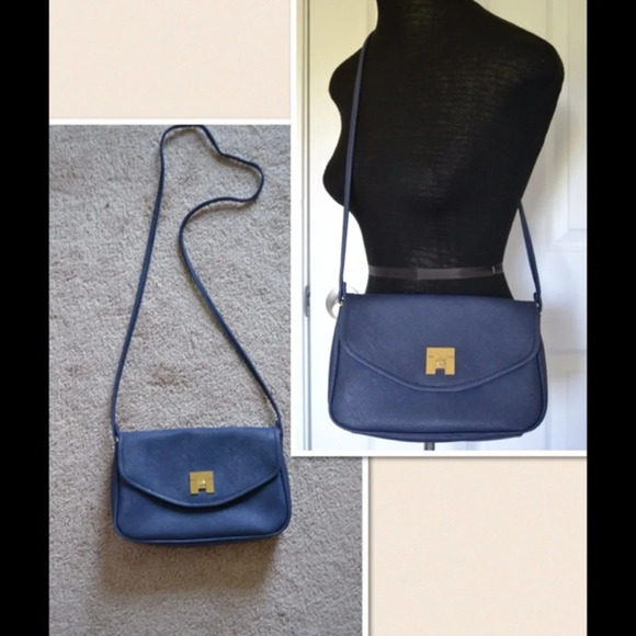 Tommy Hilfiger Handbags - Tommy Hilfiger crossbody bag